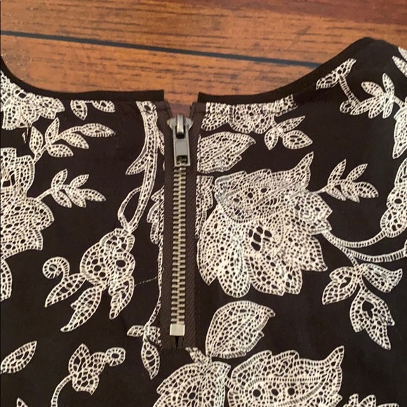 Silence + Noise Black and White Floral Mini Dress - Picture 5 of 6